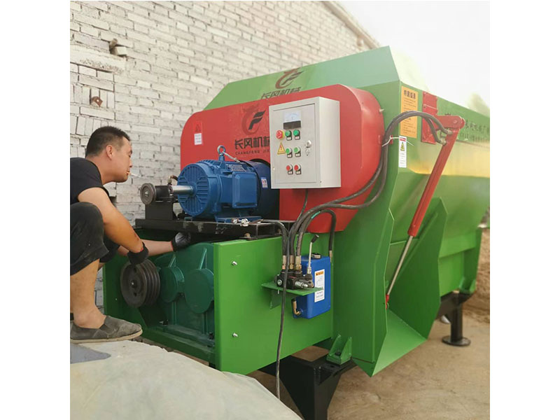 TMR全日糧機(jī) 牛羊拌草機(jī)